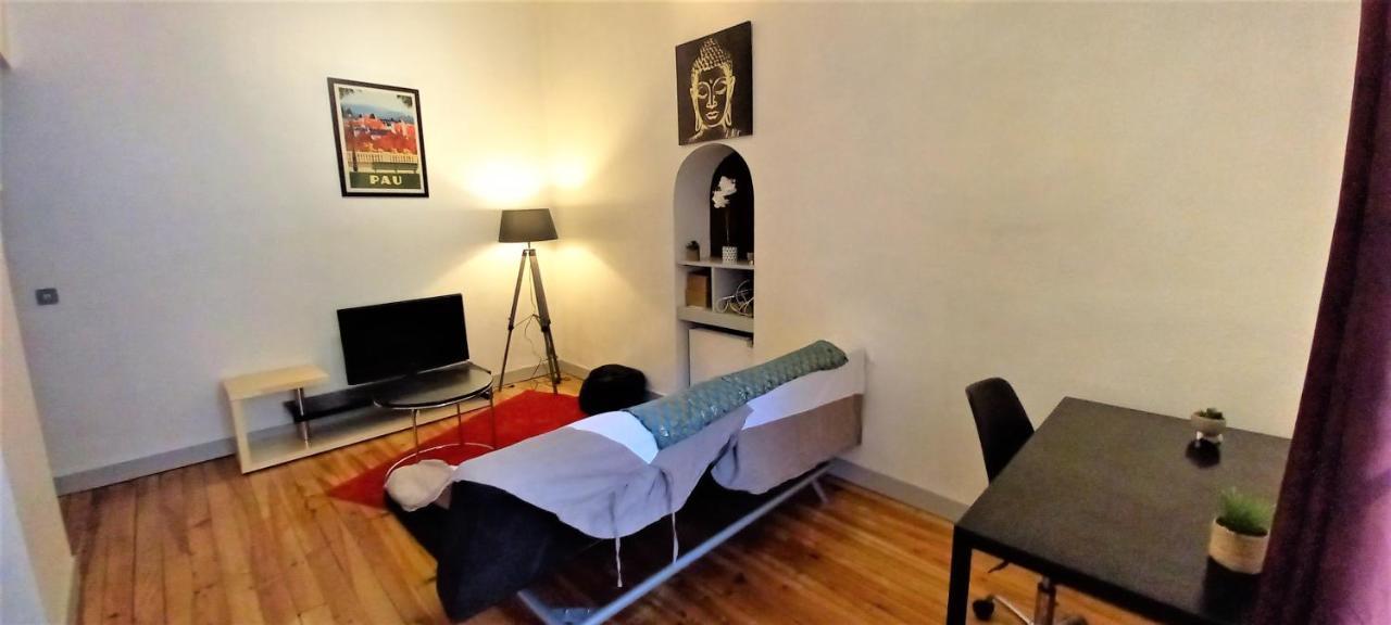 Ferienwohnung Le Gambetta T2 Cosy Hypercentre Wifi Fibre Avec Parking Pau Exterior foto