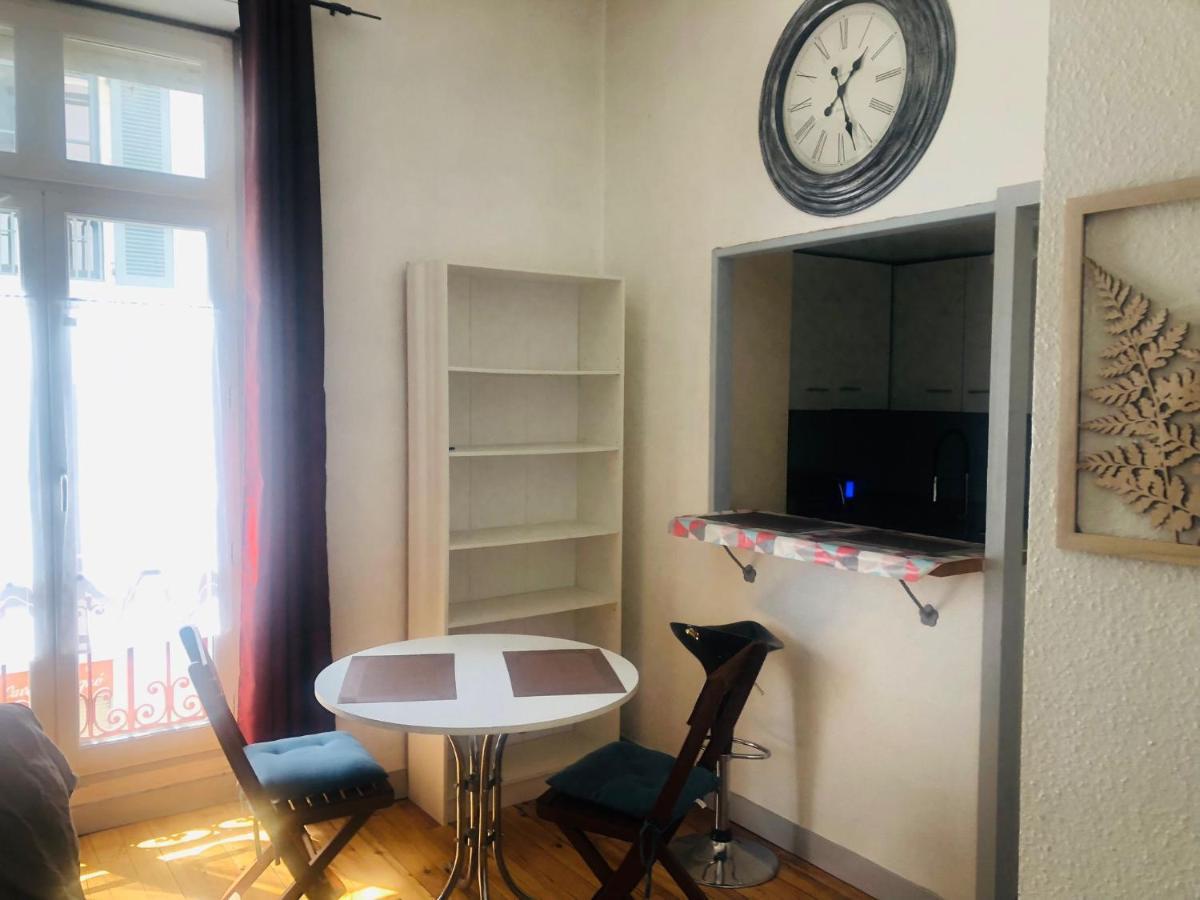 Ferienwohnung Le Gambetta T2 Cosy Hypercentre Wifi Fibre Avec Parking Pau Exterior foto